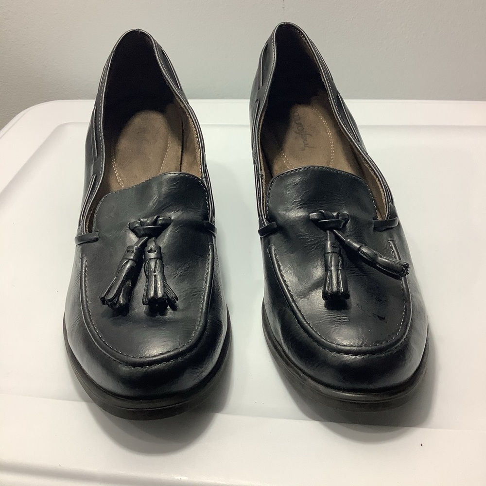 Natural souls black heels